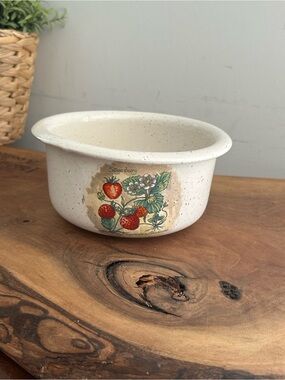 Vintage Speckled Stoneware Bowl Strawberry botanical Ontario Canada